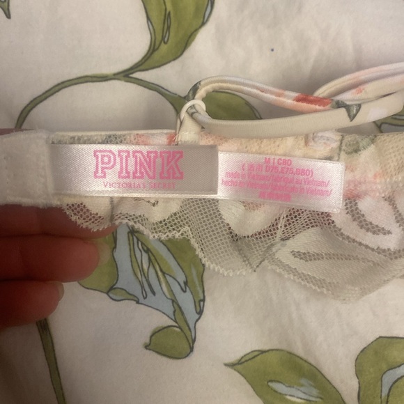 Victoria secret 34d bra bundle like New - Picture 14 of 15